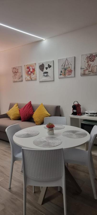 Adele'S Apartment Bissone Exterior foto
